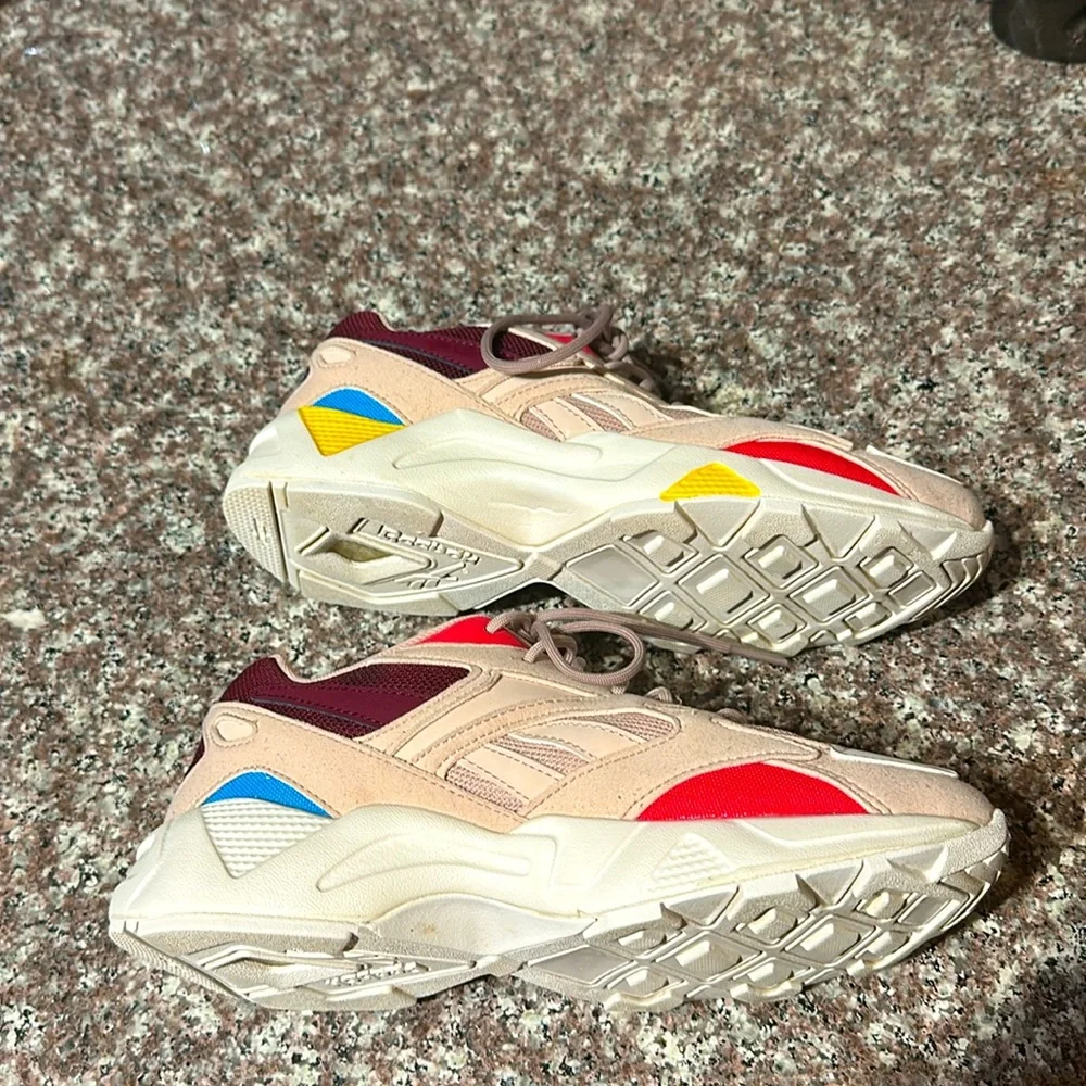 Reebok Aztrek 96 Tan Trainers - Picture 4 of 10